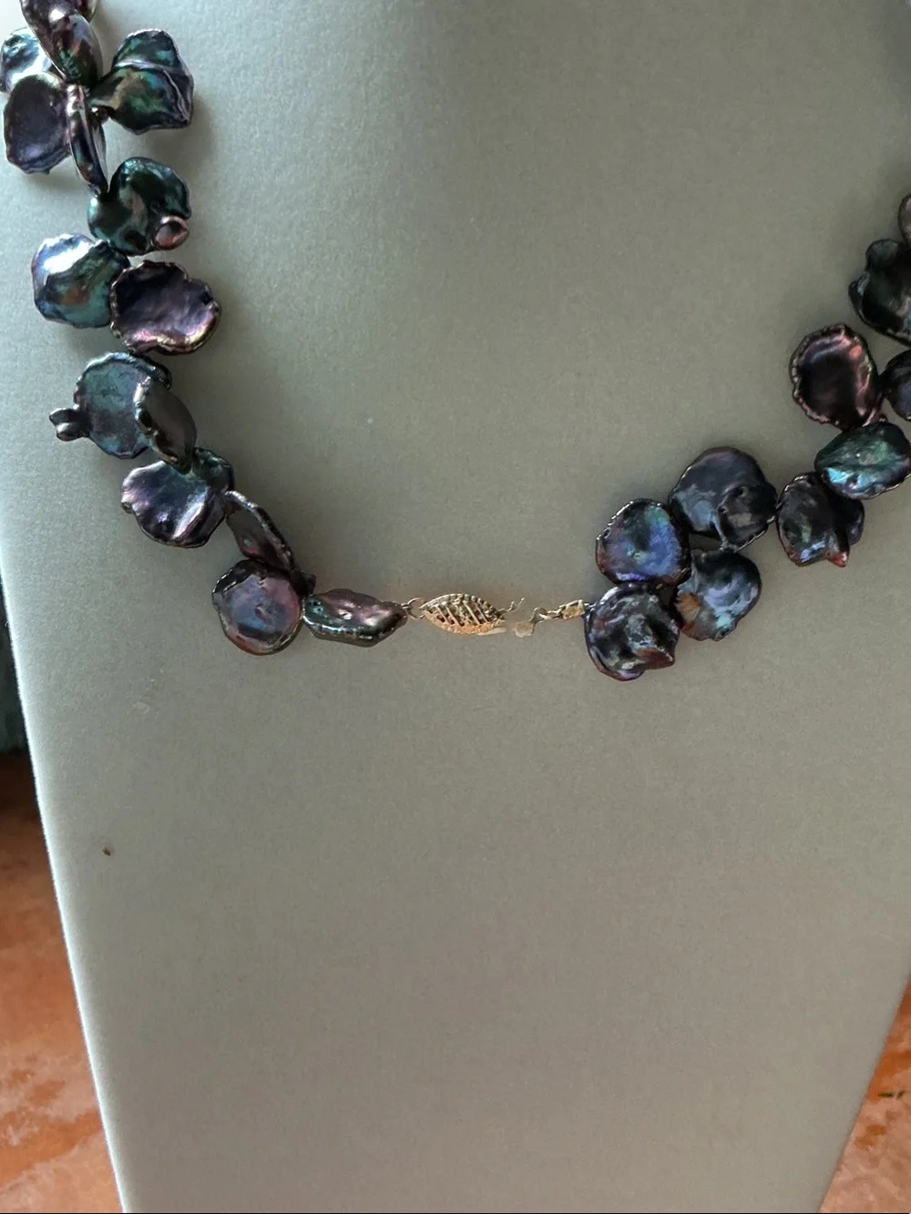 Large Peacock Freshwater Pearl Necklace Iridescent Keshi Pearls - Picture 2 of 2